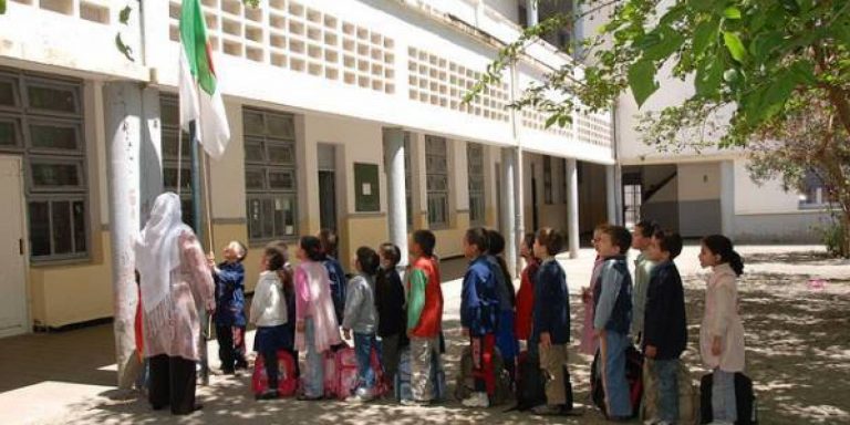 Lakul n lezzayer yeḥfan