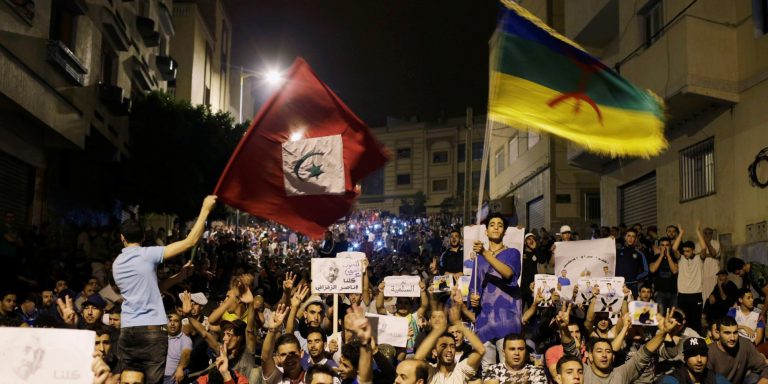 Ayen yettcekkilen tikli i Yimaziɣen Irifiyen deg webrid-nsen ɣer tlelli!