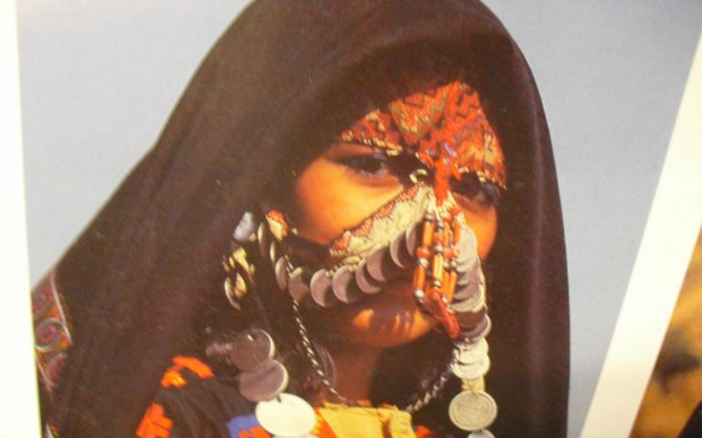 Tameṭṭut tamsedrart n Taɛrabt tasɛuddit (Alain Chenevière)