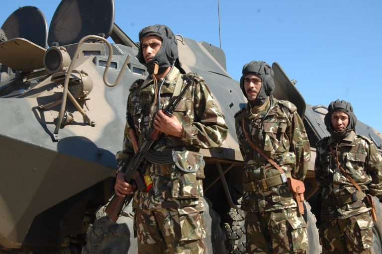 Les militaires algériens en Kabylie