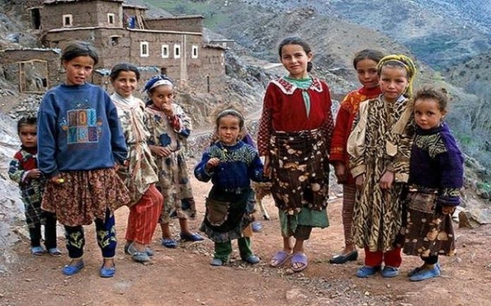 Les enfants pauvres des montagnes du Rif, Maroc