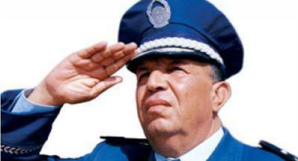 Le flic Ami Ahmed matraqueur des Kabyles à Alger quitte ce monde