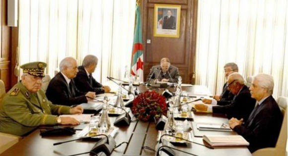 Réflexions sur la réforme de la Constitution algérienne