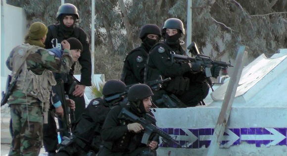 Contrairement à l'Algérie, la Tunisie est soutenue dans sa lutte contre le terroriste