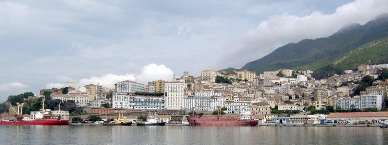 L’arabe en recul à Bougie, selon BRTV