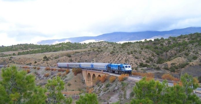 Train Alger-Tizi Ouzou