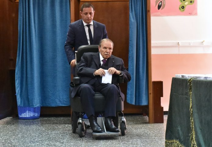 Bouteflika au bureau de vote