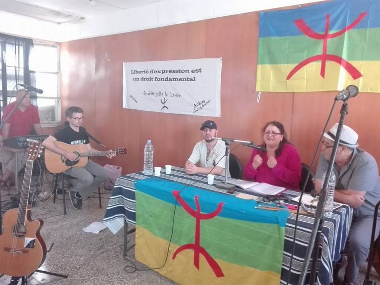 De la littérature, de la poésie et de la musique au café littéraire d'Aokas