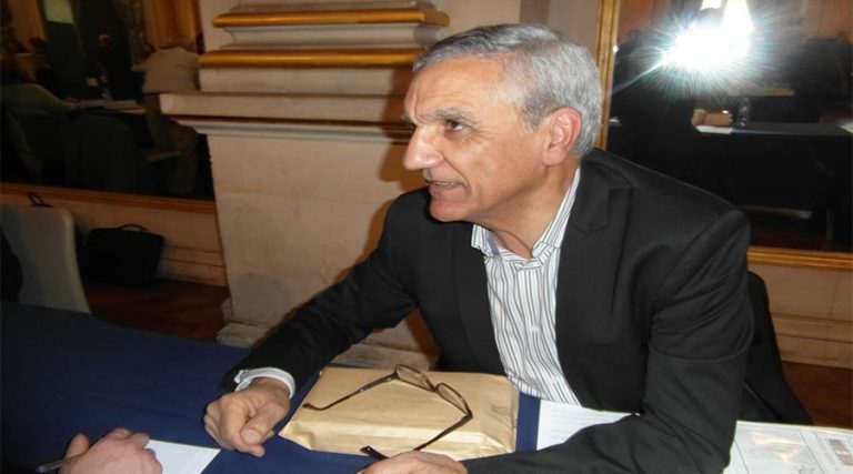 Hend Sadi, Bouteflika et son portrait