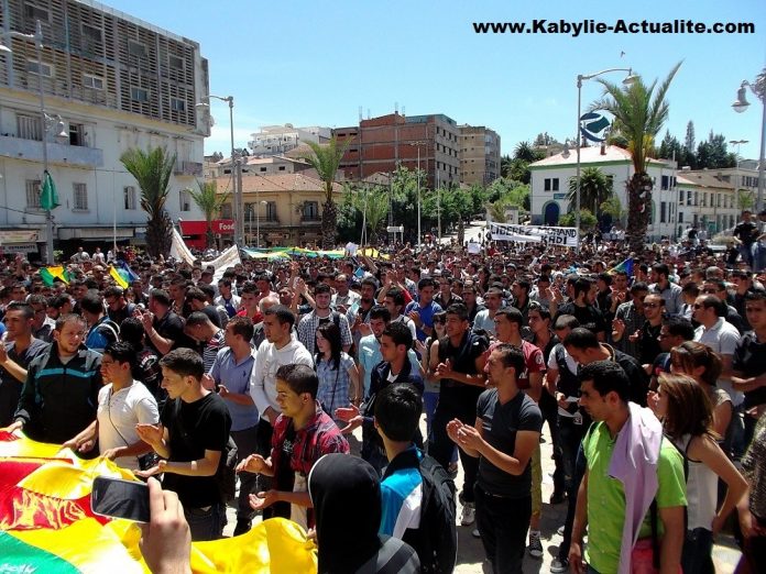 Marche des étudiants à Tizi