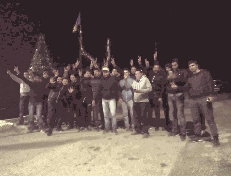 L’emblème kabyle flotte à nouveau à Tizi N’Berber