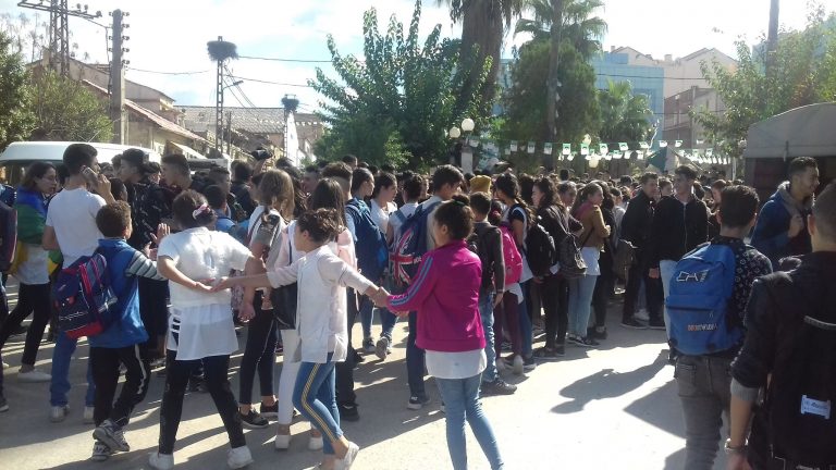 Marche des ecoliers Boghni DR Tamurt.info