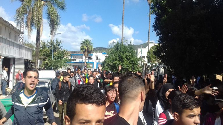 Boghni, marche des ecoliers kabyles 24 10 2018 DR Tamurt