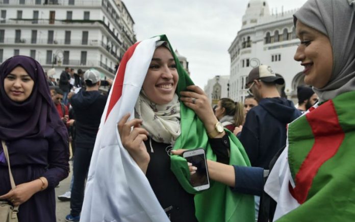Manifestation de femmes contre Bouteflika