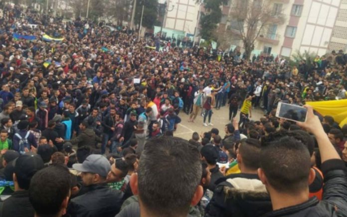 Manifestation à Bouira Kabylie