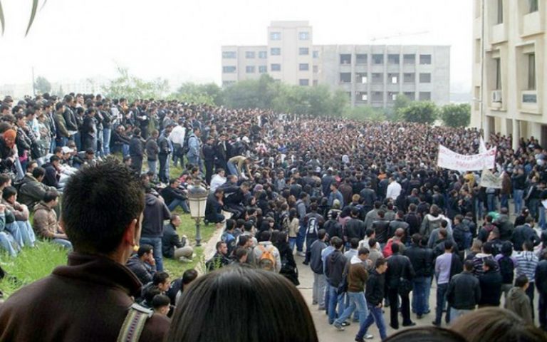 Marche des étudiants Bgayet
