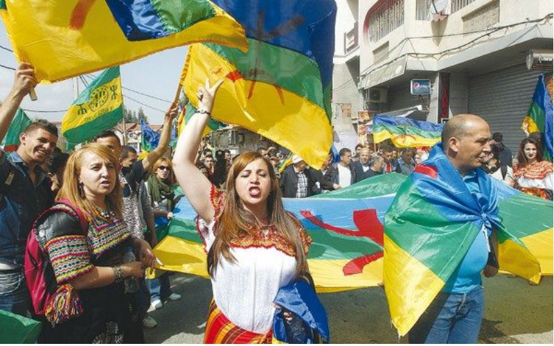 6 porteurs de drapeaux amazighs arrêtés en Algérie - Tamurt