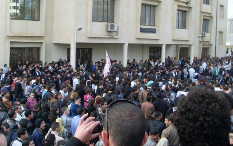 Greve à Bgayet
