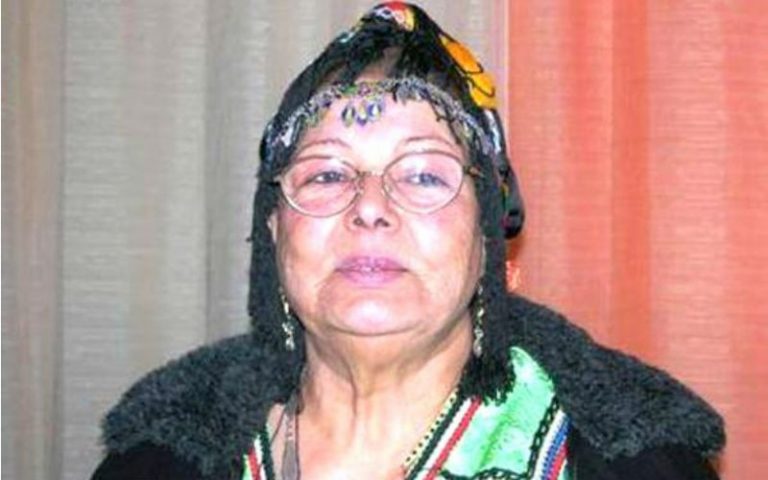 La chanteuse kabyle Djamila