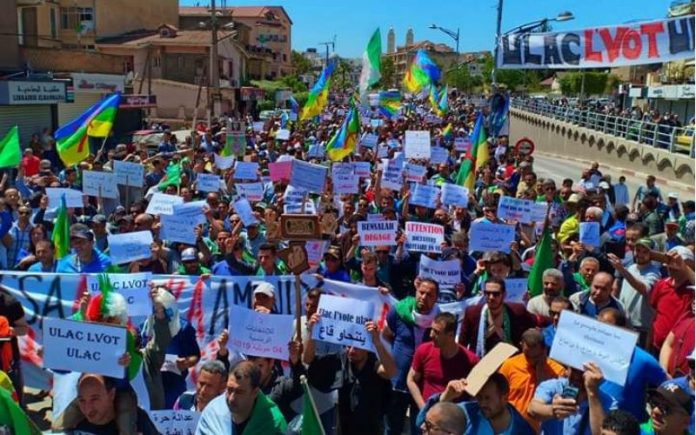 Manifestation anti-pouvoir en Kabylie