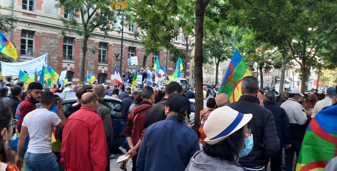 Marche des Kabyles à Paris