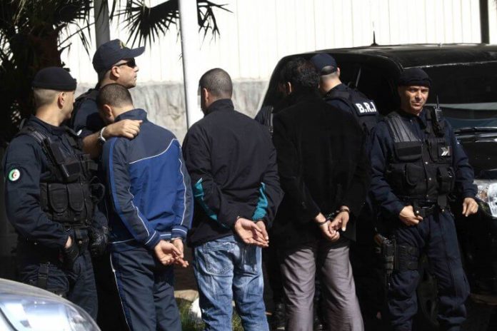 Arrestation de militants kabyles par la police algérienne