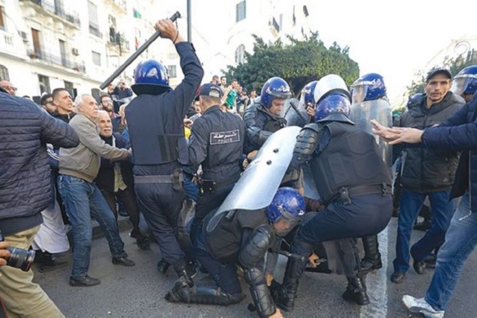 La repression de la police algérienne