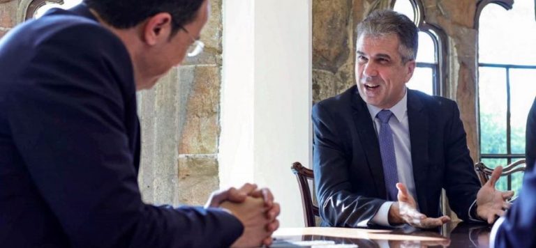 Rencontre inedite entre Israel et la Libye