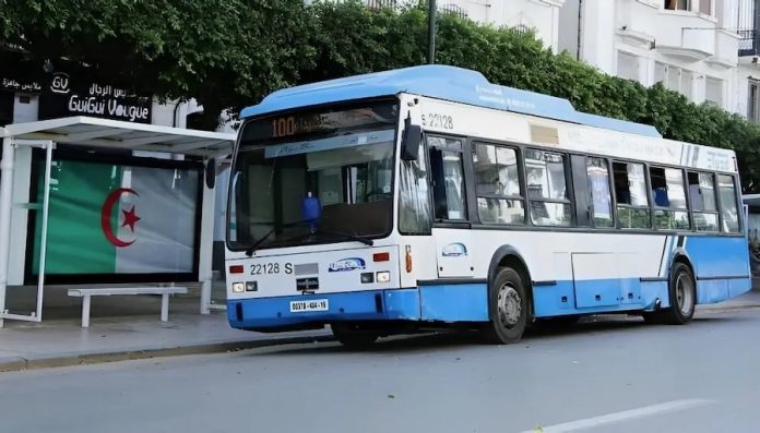 Le drapeau algérien imposé partout