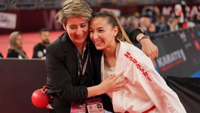 Dyhia Chikhi avec son ''élève'' Cylia Ouikène
