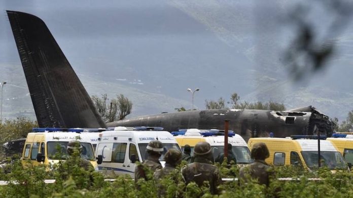 Crash d'un avion militaire à Boufarik, Algérie